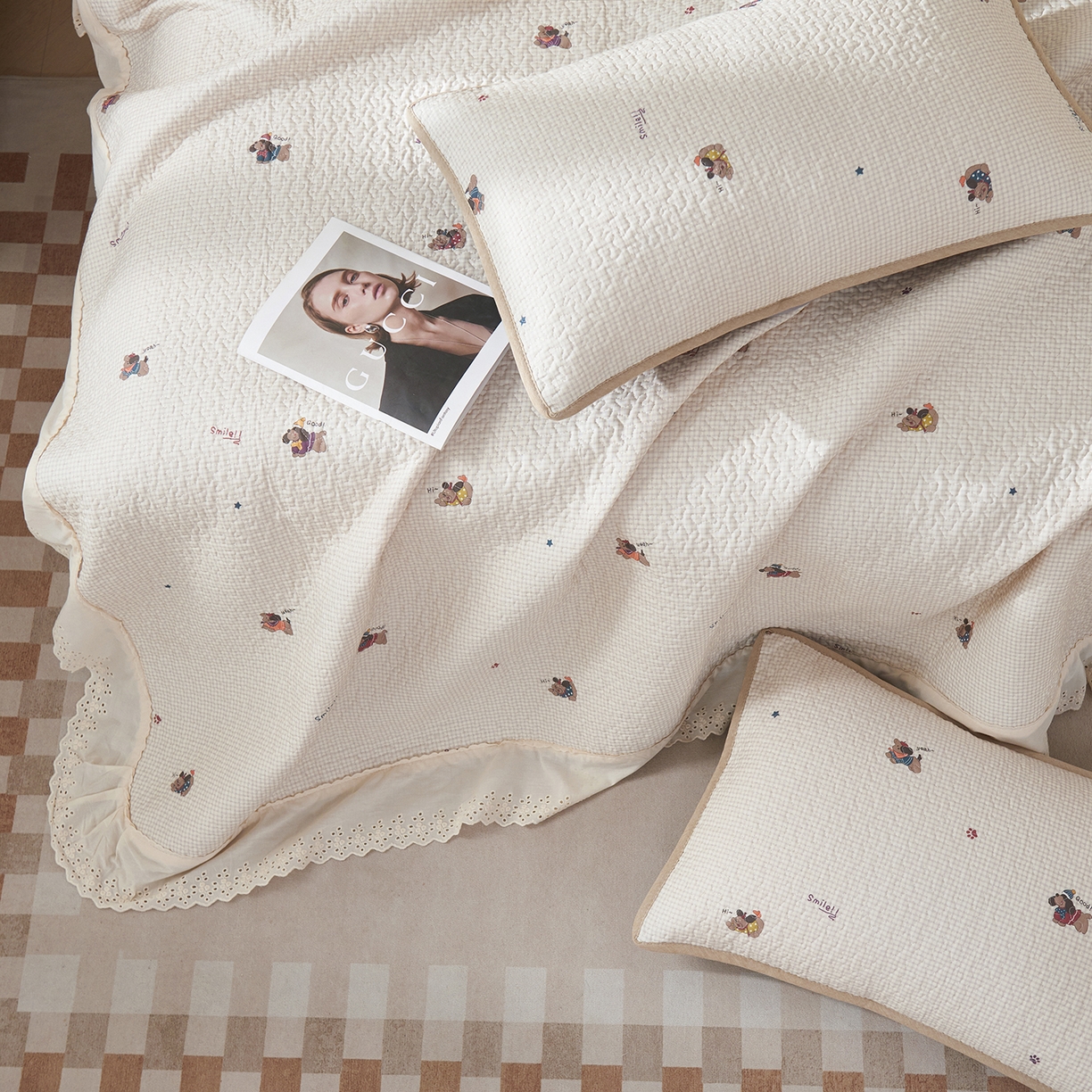 91家纺网 家纺一手货源 找家纺 （总）拾小柒 2025年新款全棉双层纱床盖花边法式中古奶油风防滑床盖三件套