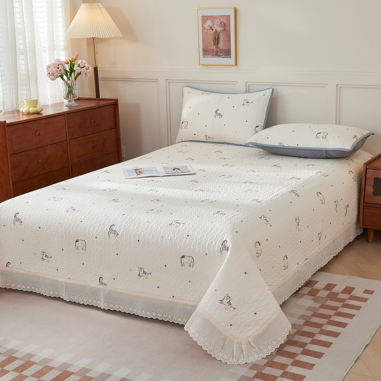 91家纺网 家纺一手货源 找家纺 拾小柒 2025年新款全棉双层纱床盖花边法式中古奶油风防滑床盖三件套 七彩童年