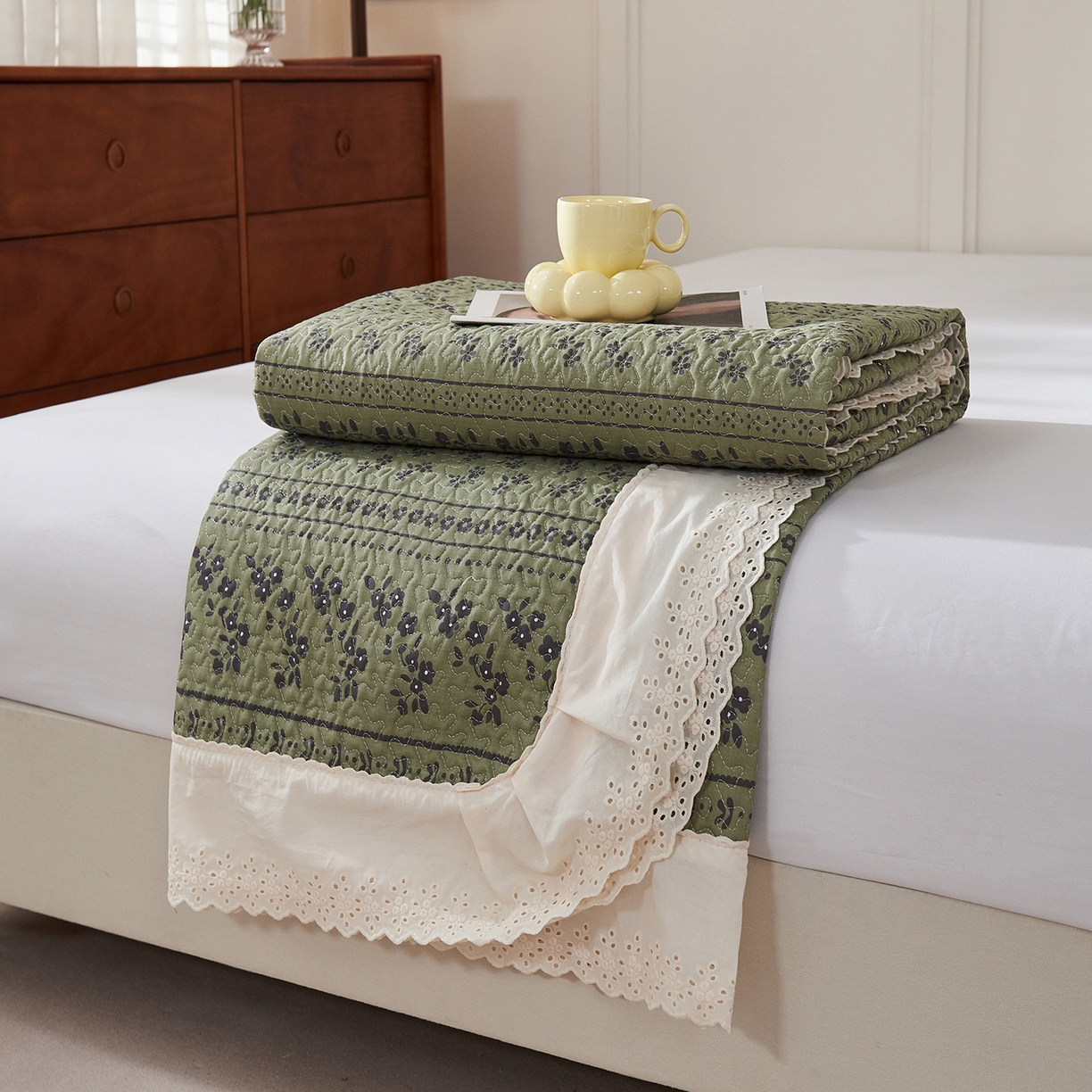 91家纺网 家纺一手货源 找家纺 （总）拾小柒 2025年新款全棉双层纱床盖花边法式中古奶油风防滑床盖三件套