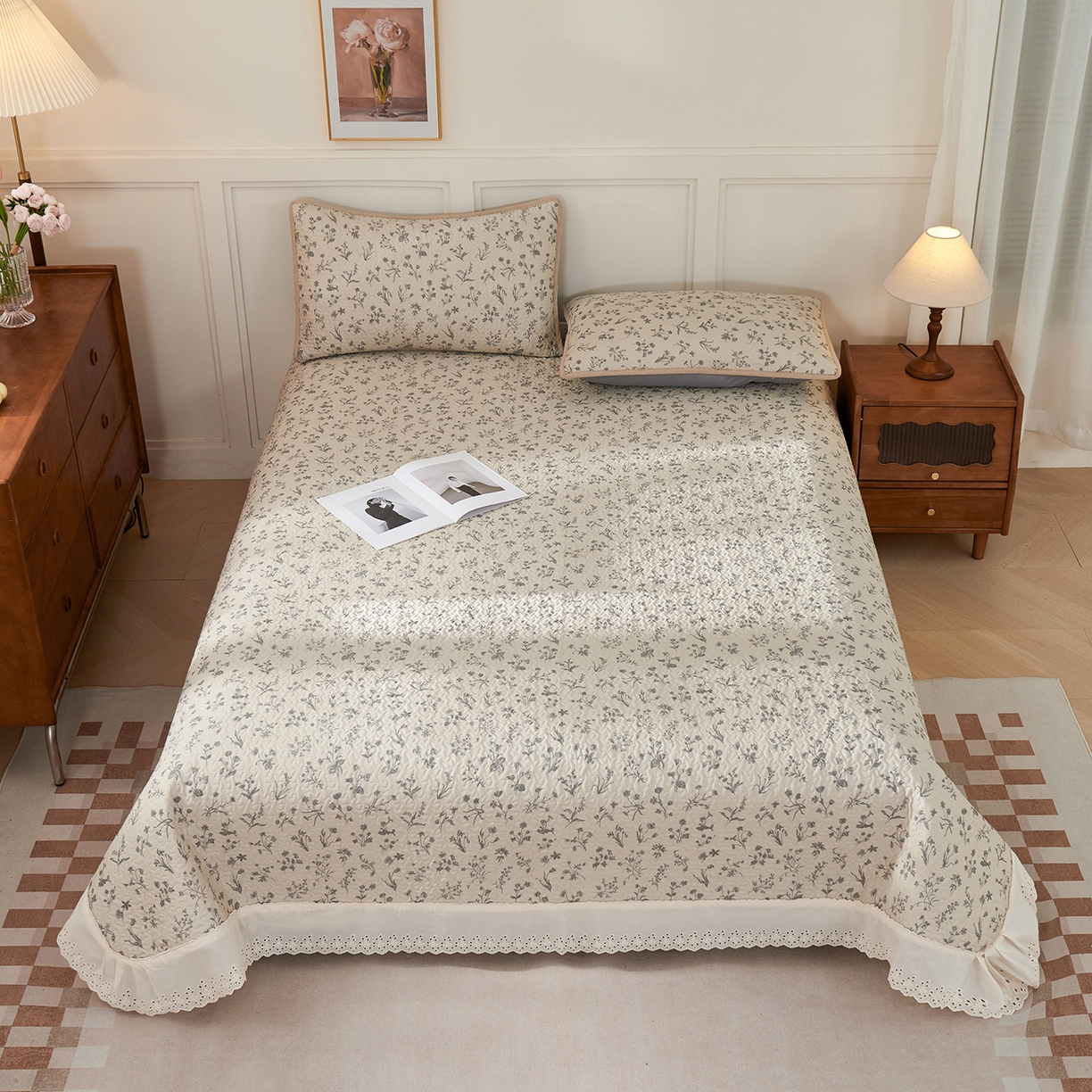 91家纺网 家纺一手货源 找家纺 拾小柒 2025年新款全棉双层纱床盖花边法式中古奶油风防滑床盖三件套 山野小咖