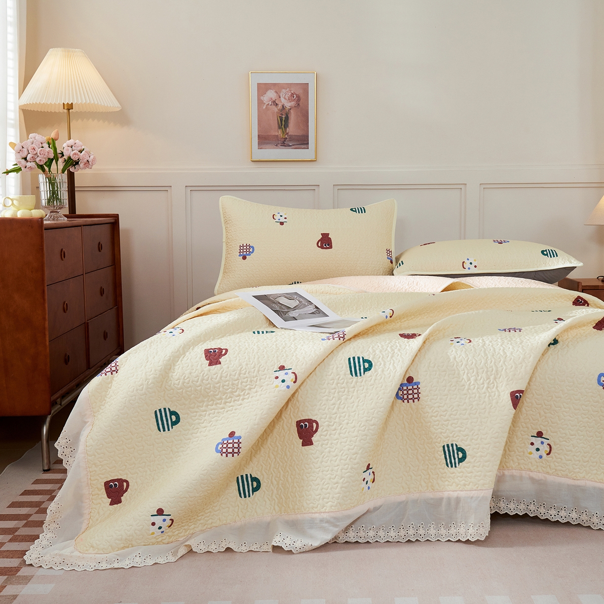 91家纺网 家纺一手货源 找家纺 拾小柒 2025年新款全棉双层纱床盖花边法式中古奶油风防滑床盖三件套 彩色杯黄