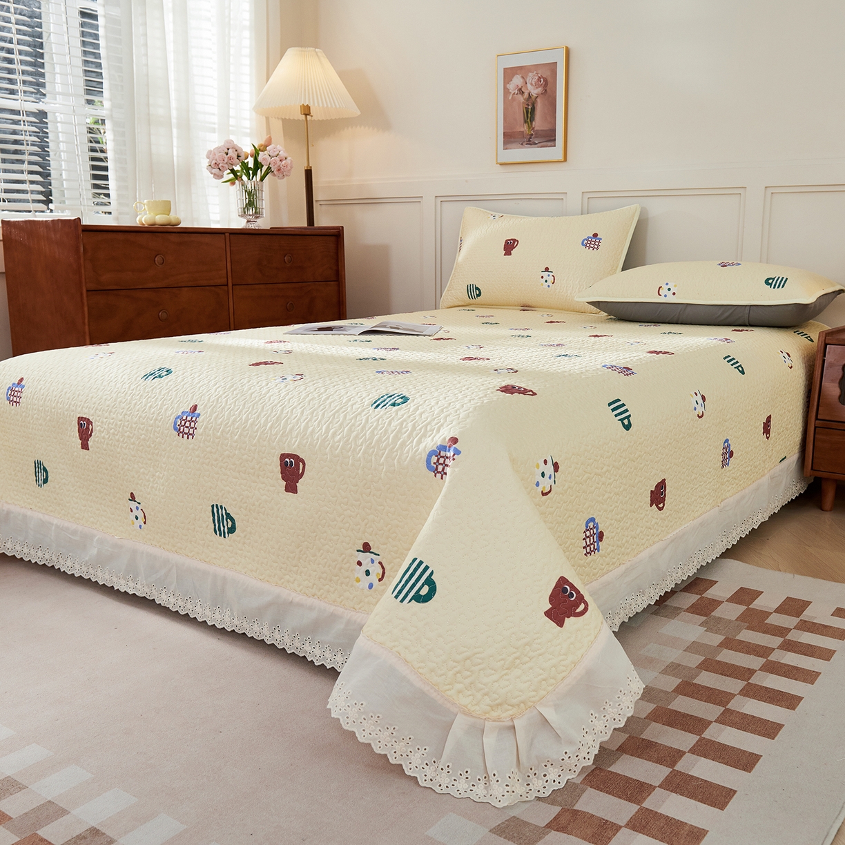 91家纺网 家纺一手货源 找家纺 拾小柒 2025年新款全棉双层纱床盖花边法式中古奶油风防滑床盖三件套 彩色杯黄