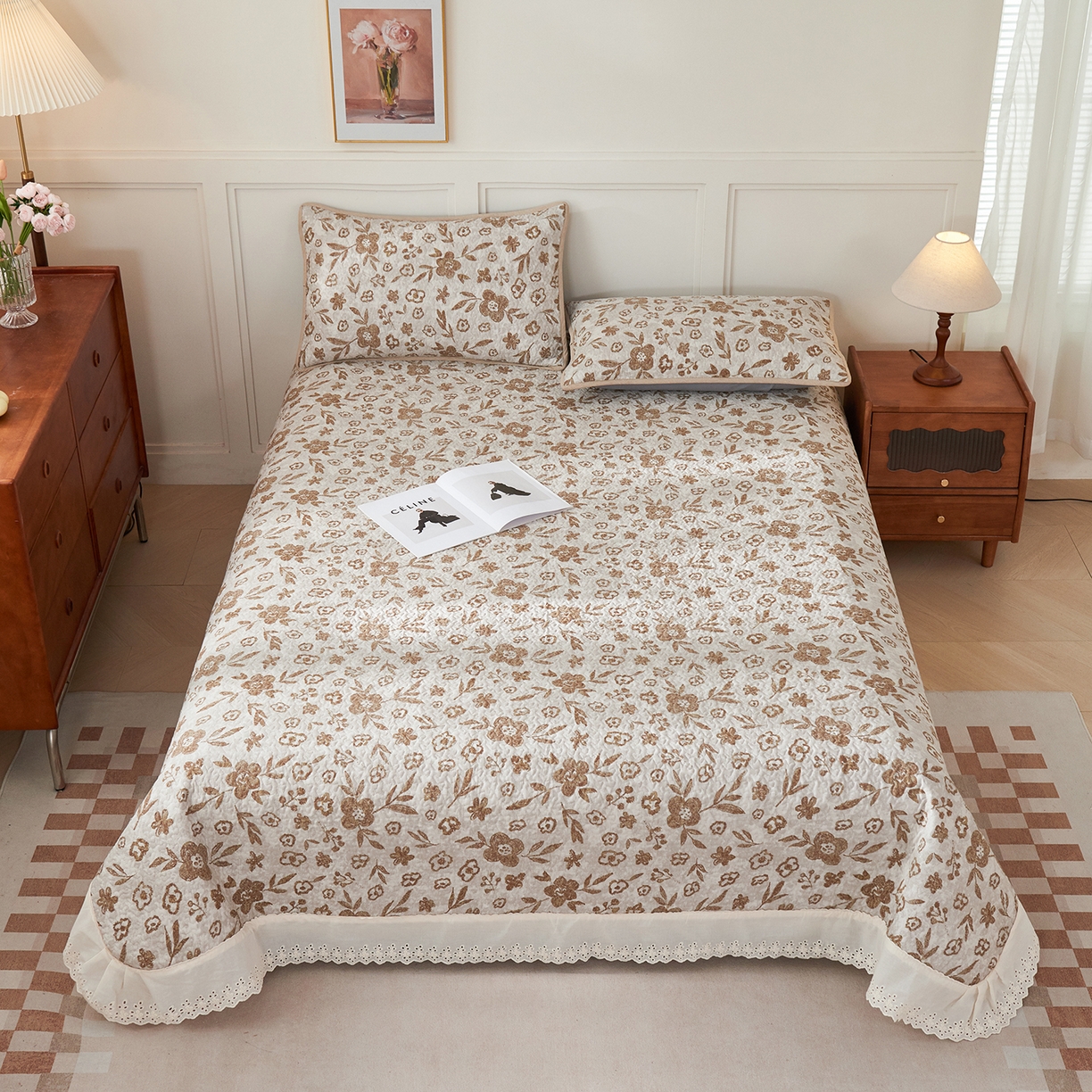 91家纺网 家纺一手货源 找家纺 拾小柒 2025年新款全棉双层纱床盖花边法式中古奶油风防滑床盖三件套 忘忧草咖