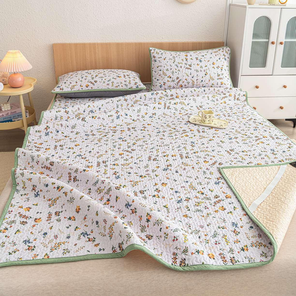 91家纺网 家纺一手货源 找家纺 拾小柒 2025年新款全棉双层纱床护垫纯棉防滑床盖床褥子软床垫 春色满园