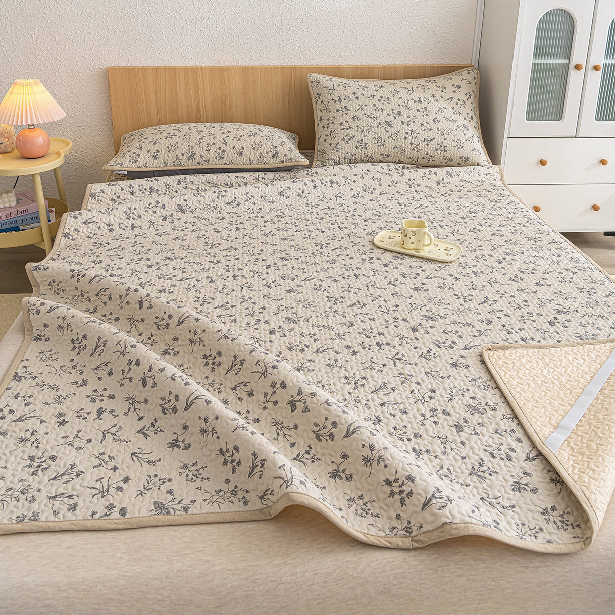 91家纺网 家纺一手货源 找家纺 拾小柒 2025年新款全棉双层纱床护垫纯棉防滑床盖床褥子软床垫 山野小咖