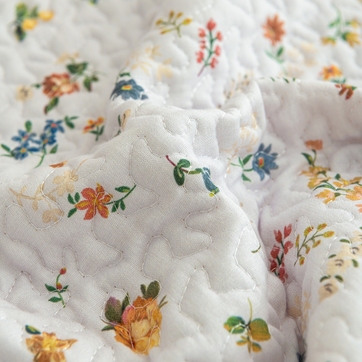 91家纺网 家纺一手货源 找家纺 拾小柒 2025年新款全棉双层纱床护垫纯棉防滑床盖床褥子软床垫 春色满园