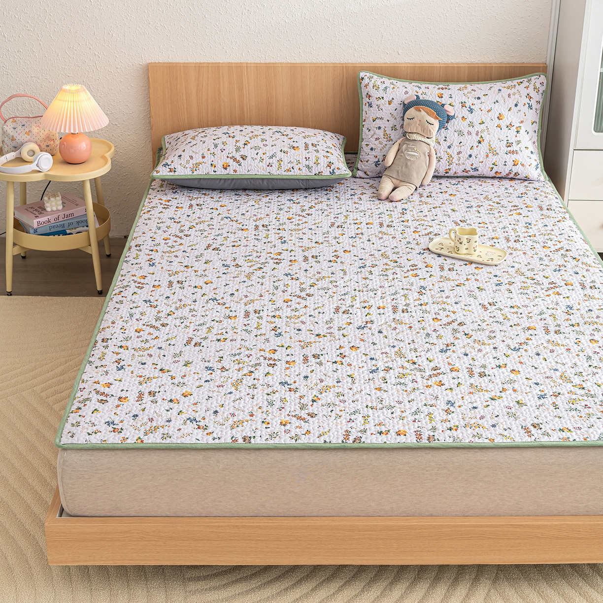 91家纺网 家纺一手货源 找家纺 拾小柒 2025年新款全棉双层纱床护垫纯棉防滑床盖床褥子软床垫 春色满园