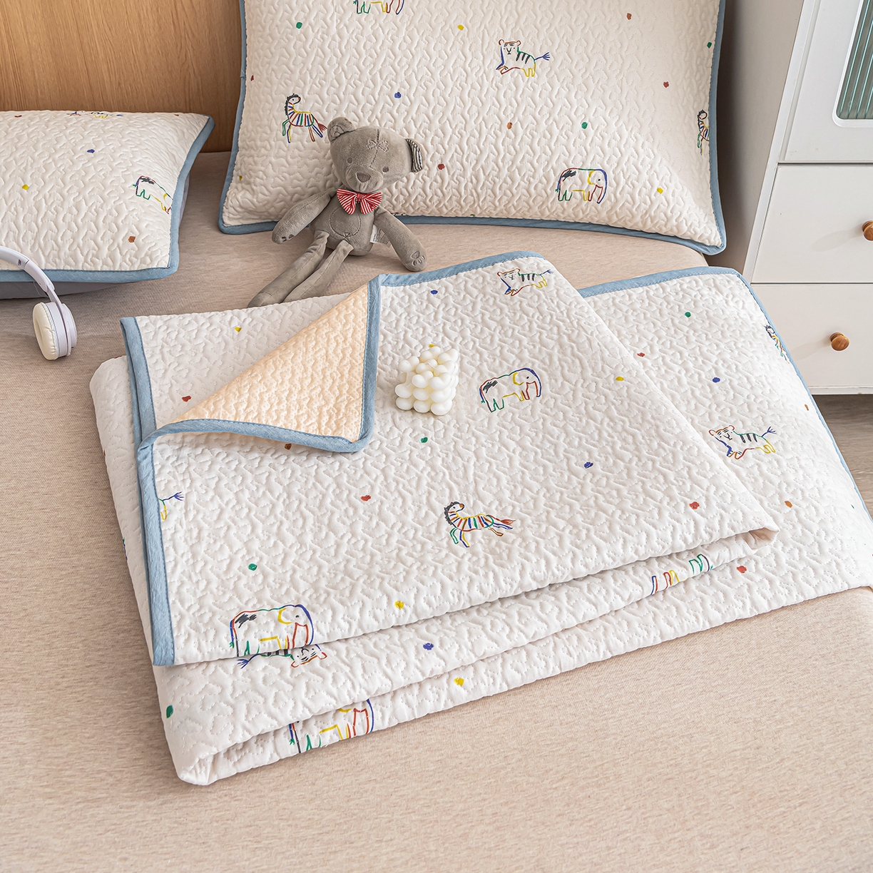 91家纺网 家纺一手货源 找家纺 （总）拾小柒 2025年新款全棉双层纱床护垫纯棉防滑床盖床褥子软床垫