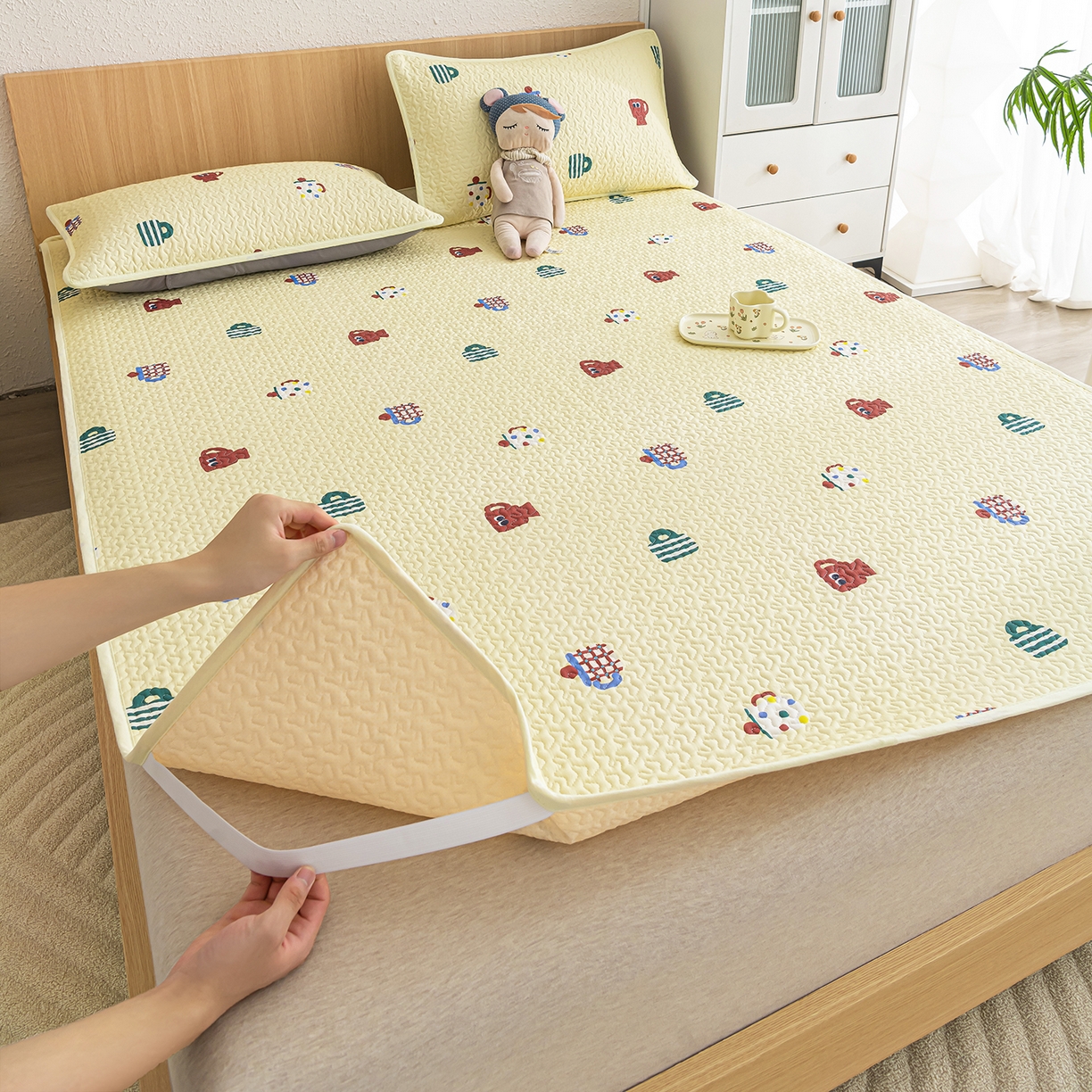 91家纺网 家纺一手货源 找家纺 拾小柒 2025年新款全棉双层纱床护垫纯棉防滑床盖床褥子软床垫 彩色杯黄