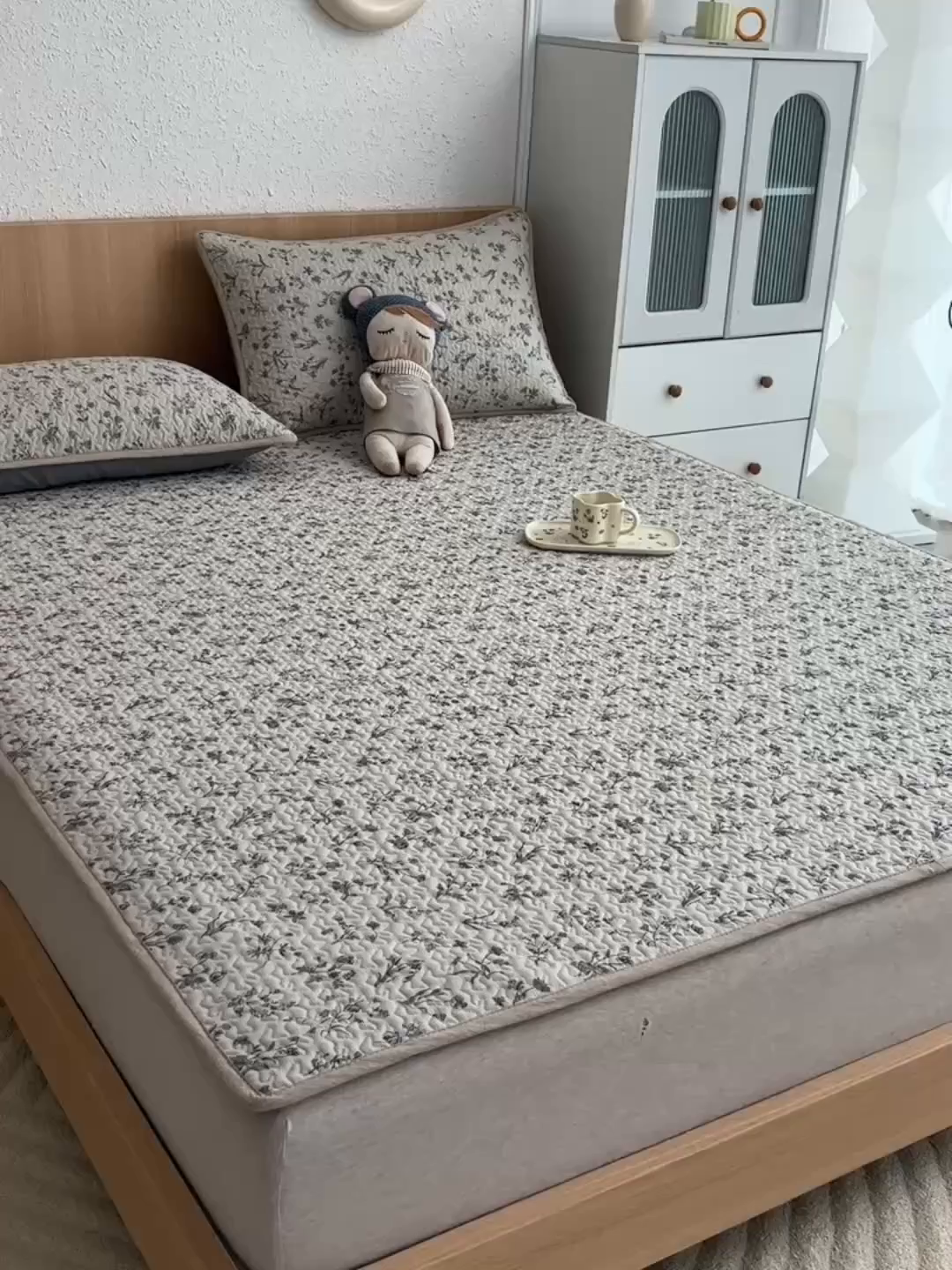 91家纺网 家纺一手货源 找家纺 拾小柒 2025年新款全棉双层纱床护垫纯棉防滑床盖床褥子软床垫 山野小咖