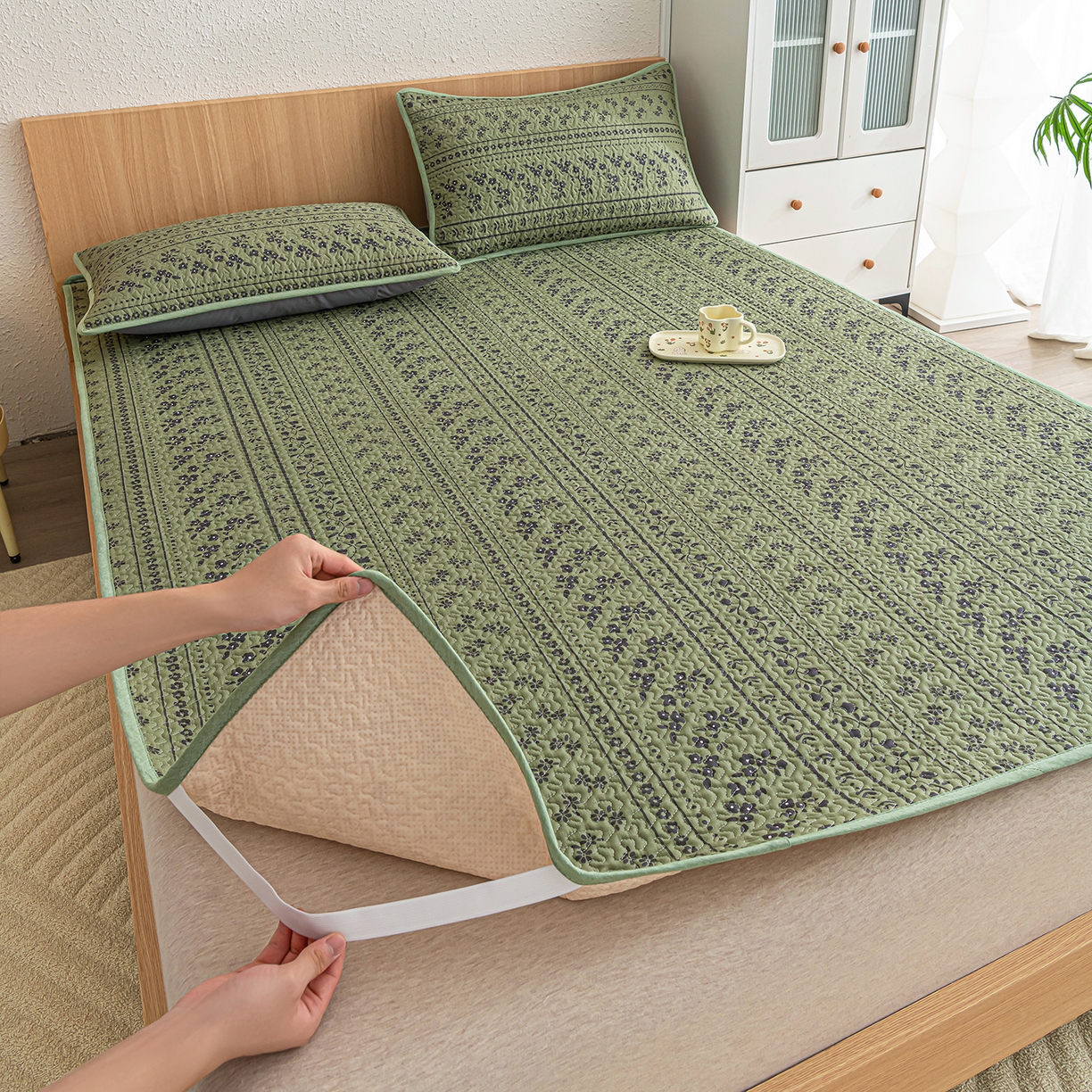 91家纺网 家纺一手货源 找家纺 （总）拾小柒 2025年新款全棉双层纱床护垫纯棉防滑床盖床褥子软床垫