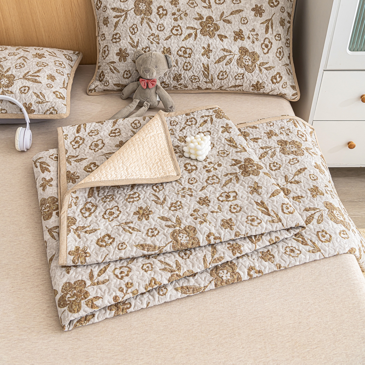 91家纺网 家纺一手货源 找家纺 （总）拾小柒 2025年新款全棉双层纱床护垫纯棉防滑床盖床褥子软床垫