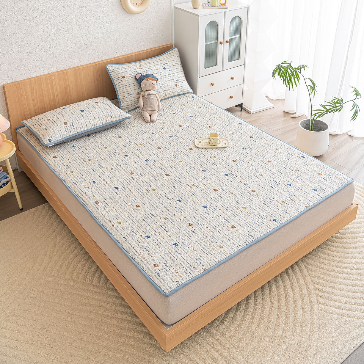 91家纺网 家纺一手货源 找家纺 拾小柒 2025年新款全棉双层纱床护垫纯棉防滑床盖床褥子软床垫 英文象蓝