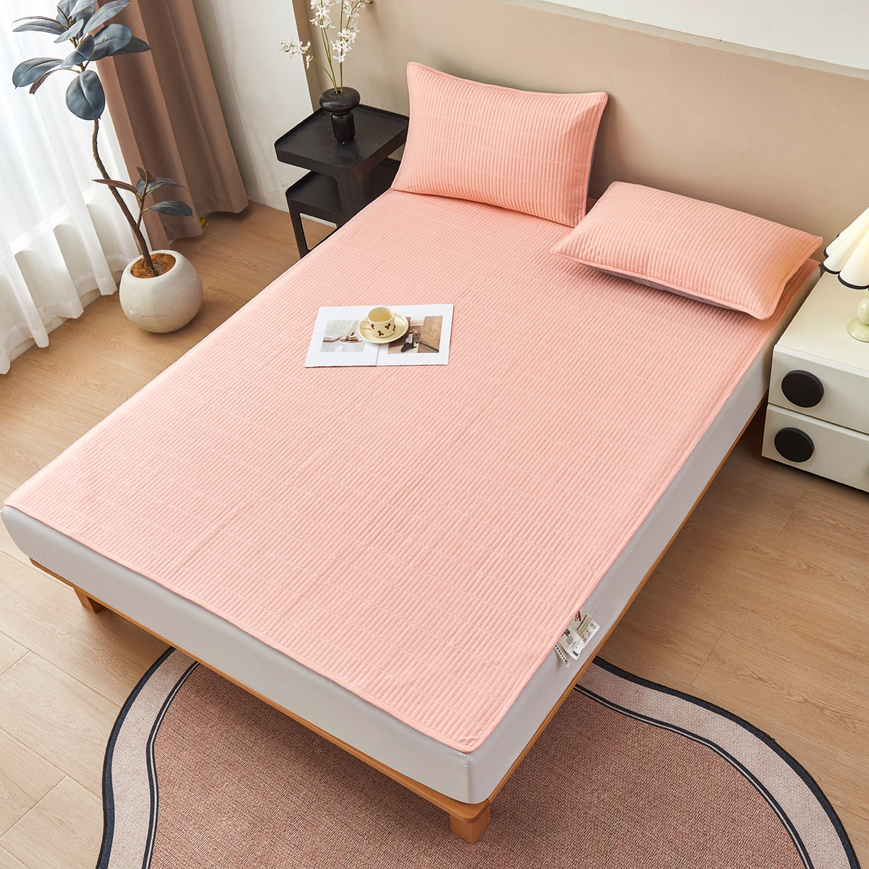 91家纺网 家纺一手货源 找家纺 拾小柒 2025新款A类全棉水洗棉床盖防水隔尿床护垫防滑隔脏姨妈垫 粉玉色