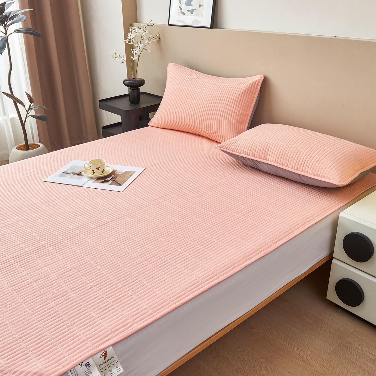 91家纺网 家纺一手货源 找家纺 拾小柒 2025新款A类全棉水洗棉床盖防水隔尿床护垫防滑隔脏姨妈垫 粉玉色