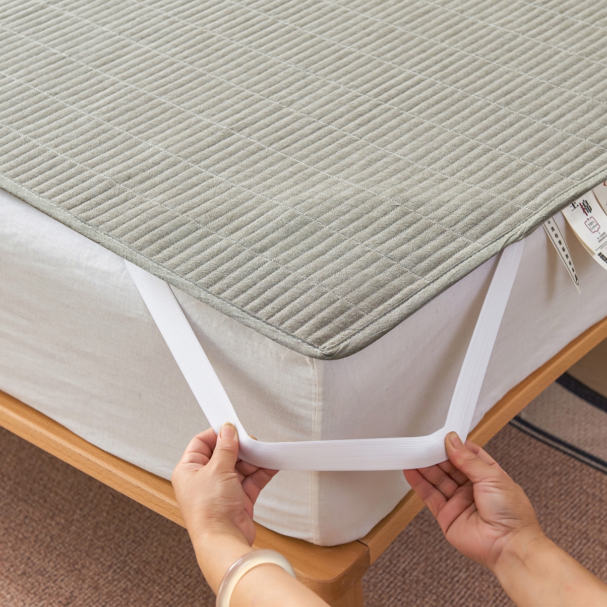 91家纺网 家纺一手货源 找家纺 拾小柒 2025新款A类全棉水洗棉床盖防水隔尿床护垫防滑隔脏姨妈垫 青灰色