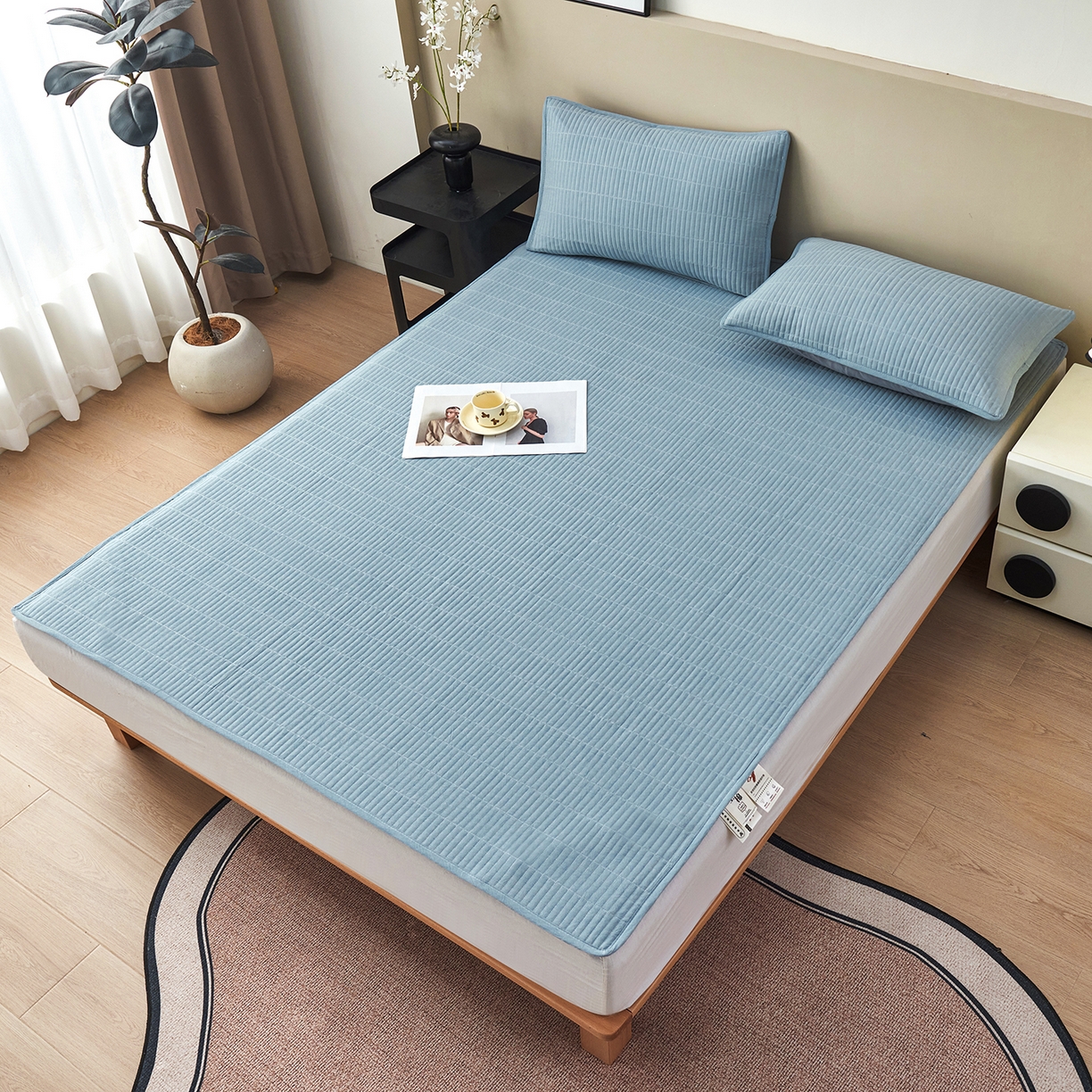 91家纺网 家纺一手货源 找家纺 拾小柒 2025新款A类全棉水洗棉床盖防水隔尿床护垫防滑隔脏姨妈垫 浅蓝色