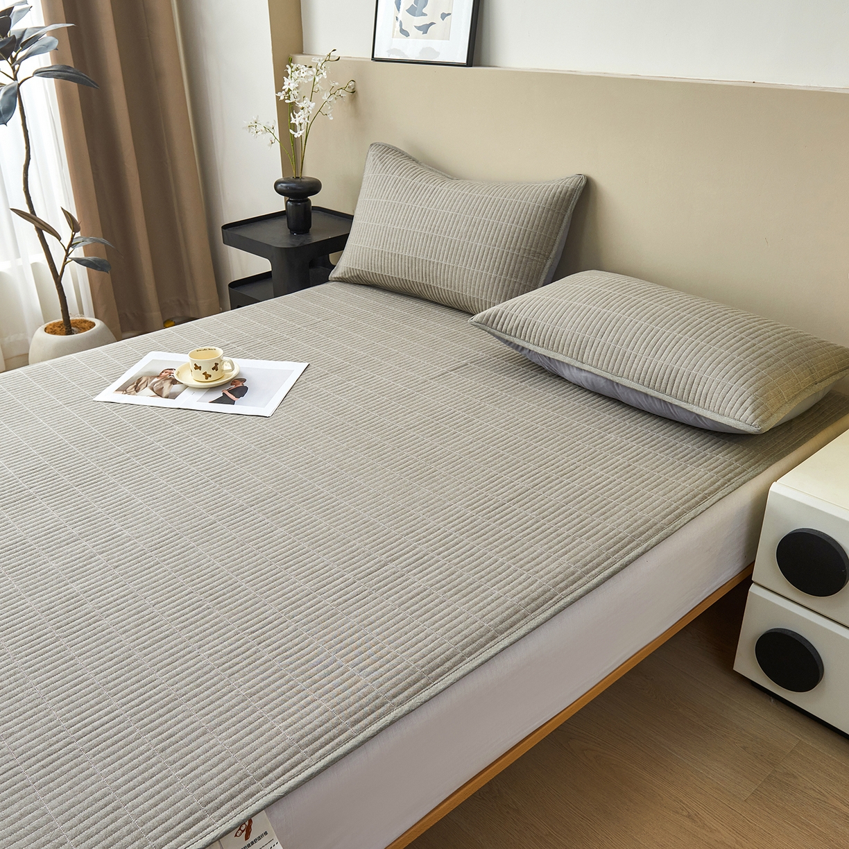 91家纺网 家纺一手货源 找家纺 拾小柒 2025新款A类全棉水洗棉床盖防水隔尿床护垫防滑隔脏姨妈垫 青灰色