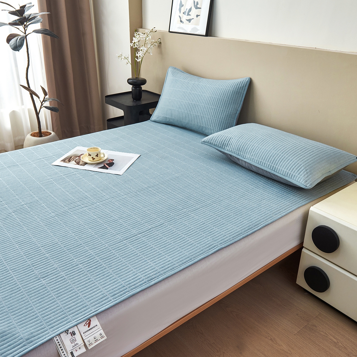 91家纺网 家纺一手货源 找家纺 拾小柒 2025新款A类全棉水洗棉床盖防水隔尿床护垫防滑隔脏姨妈垫 浅蓝色