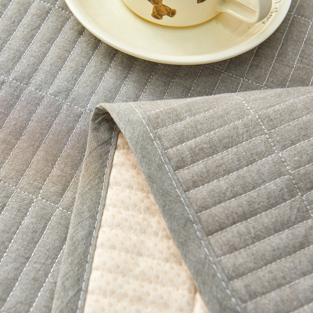 91家纺网 家纺一手货源 找家纺 拾小柒 2025新款A类全棉水洗棉床盖防水隔尿床护垫防滑隔脏姨妈垫 青灰色