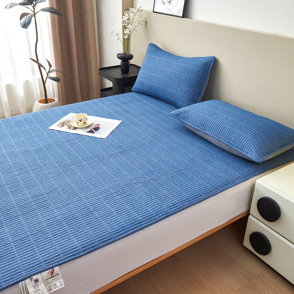 91家纺网 家纺一手货源 找家纺 拾小柒 2025新款A类全棉水洗棉床盖防水隔尿床护垫防滑隔脏姨妈垫 牛仔蓝