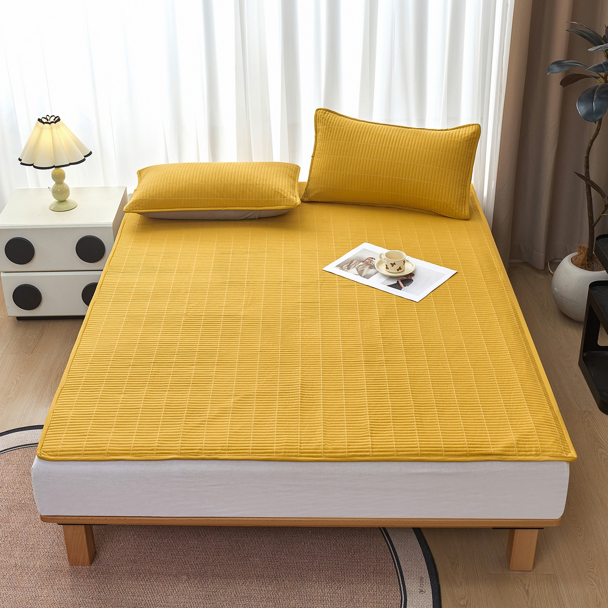 91家纺网 家纺一手货源 找家纺 拾小柒 2025新款A类全棉水洗棉床盖防水隔尿床护垫防滑隔脏姨妈垫 姜黄色