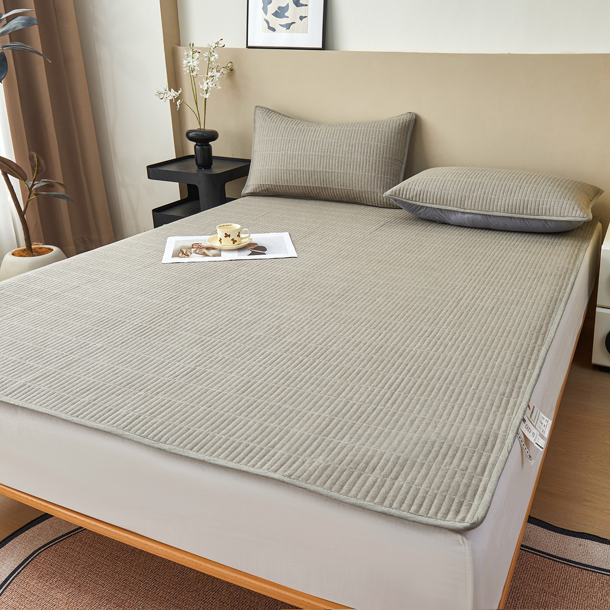 91家纺网 家纺一手货源 找家纺 拾小柒 2025新款A类全棉水洗棉床盖防水隔尿床护垫防滑隔脏姨妈垫 青灰色