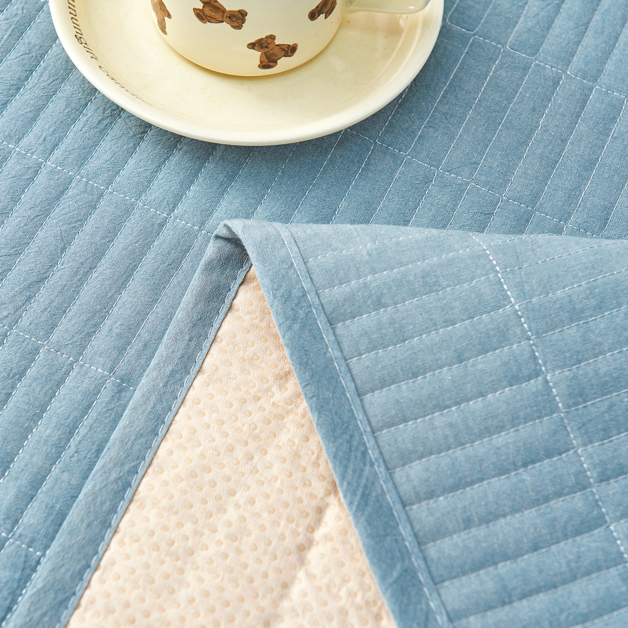 91家纺网 家纺一手货源 找家纺 拾小柒 2025新款A类全棉水洗棉床盖防水隔尿床护垫防滑隔脏姨妈垫 浅蓝色