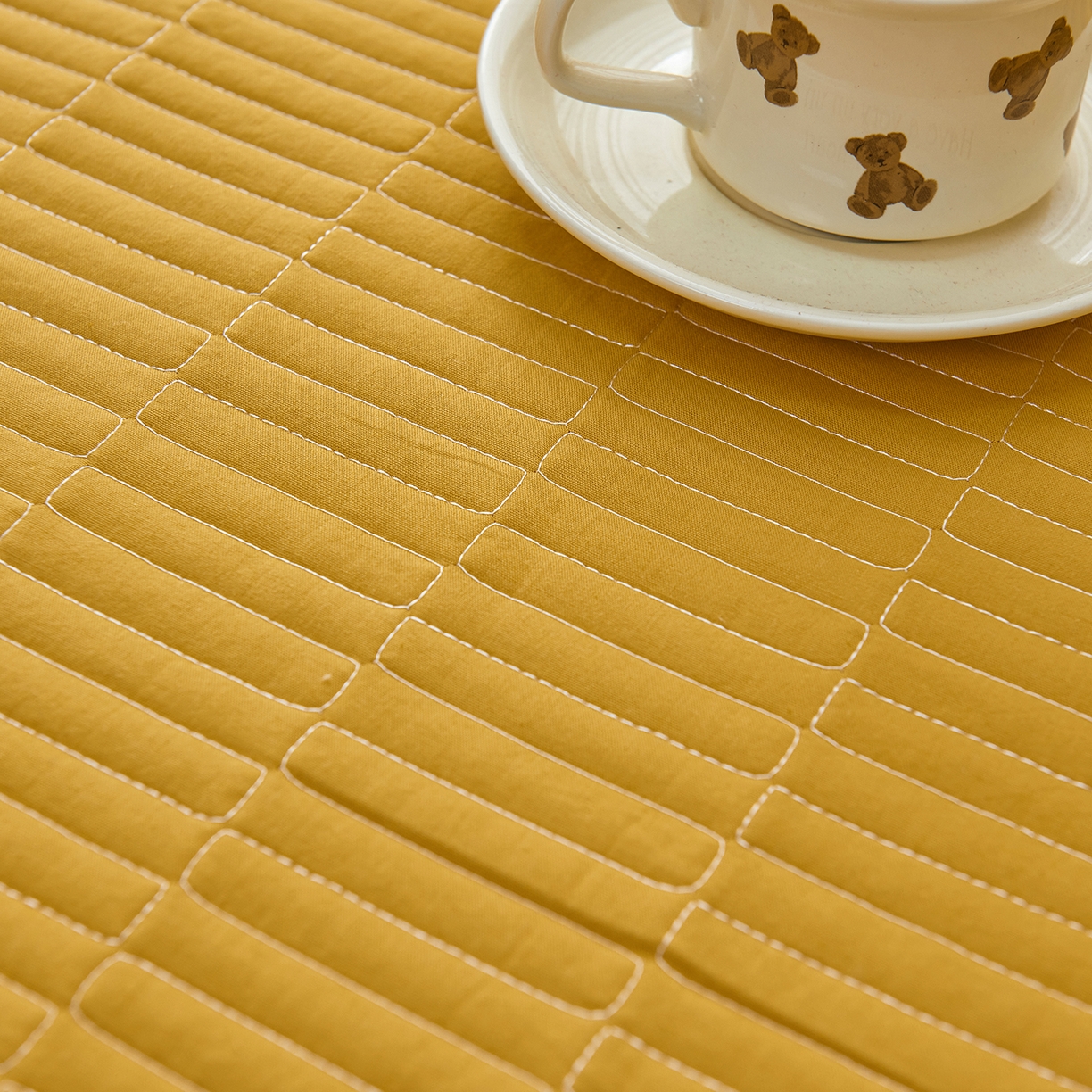 91家纺网 家纺一手货源 找家纺 拾小柒 2025新款A类全棉水洗棉床盖防水隔尿床护垫防滑隔脏姨妈垫 姜黄色