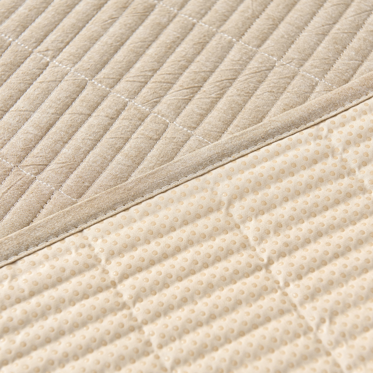 91家纺网 家纺一手货源 找家纺 拾小柒 2025新款A类全棉水洗棉床盖防水隔尿床护垫防滑隔脏姨妈垫 卡其色