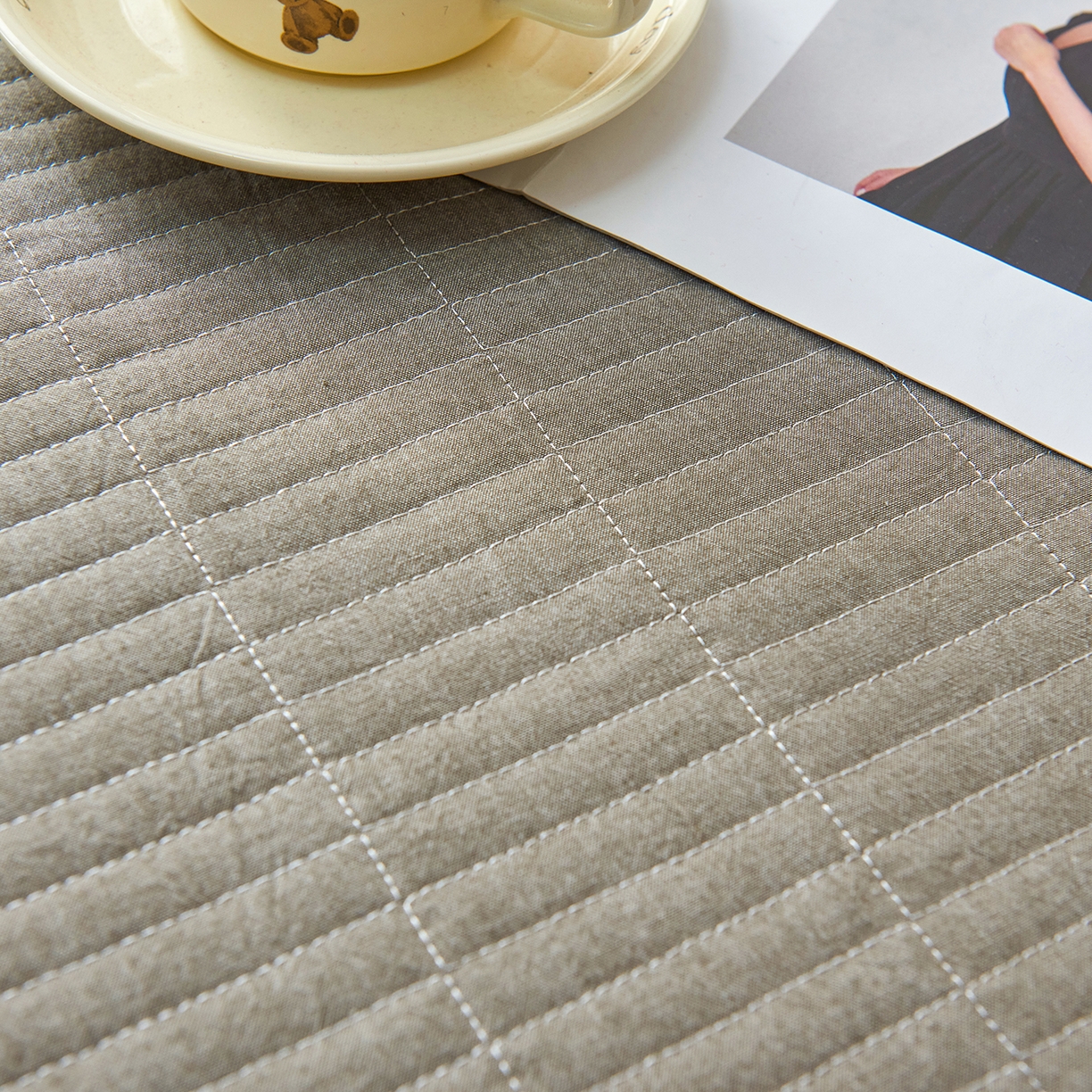 91家纺网 家纺一手货源 找家纺 拾小柒 2025新款A类全棉水洗棉床盖防水隔尿床护垫防滑隔脏姨妈垫 青灰色