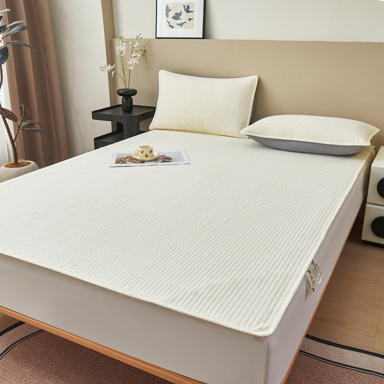 91家纺网 家纺一手货源 找家纺 拾小柒 2025新款A类全棉水洗棉床盖防水隔尿床护垫防滑隔脏姨妈垫 鹅黄色