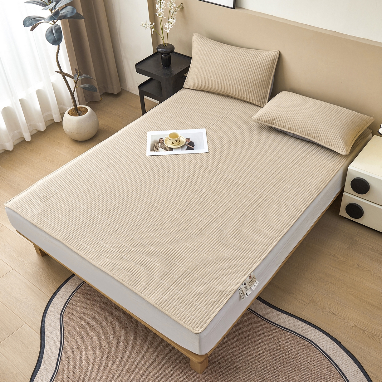 91家纺网 家纺一手货源 找家纺 拾小柒 2025新款A类全棉水洗棉床盖防水隔尿床护垫防滑隔脏姨妈垫 卡其色