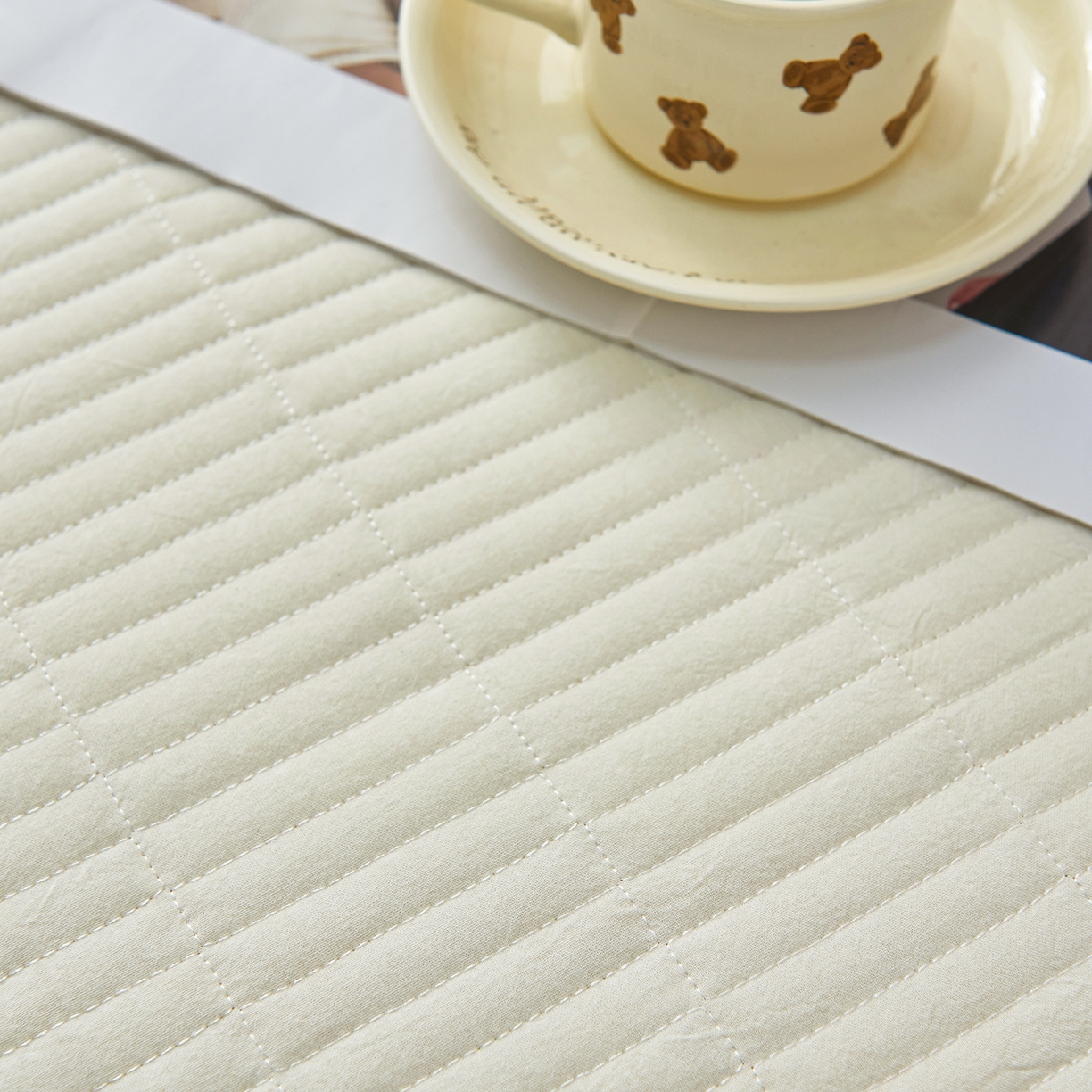 91家纺网 家纺一手货源 找家纺 拾小柒 2025新款A类全棉水洗棉床盖防水隔尿床护垫防滑隔脏姨妈垫 鹅黄色