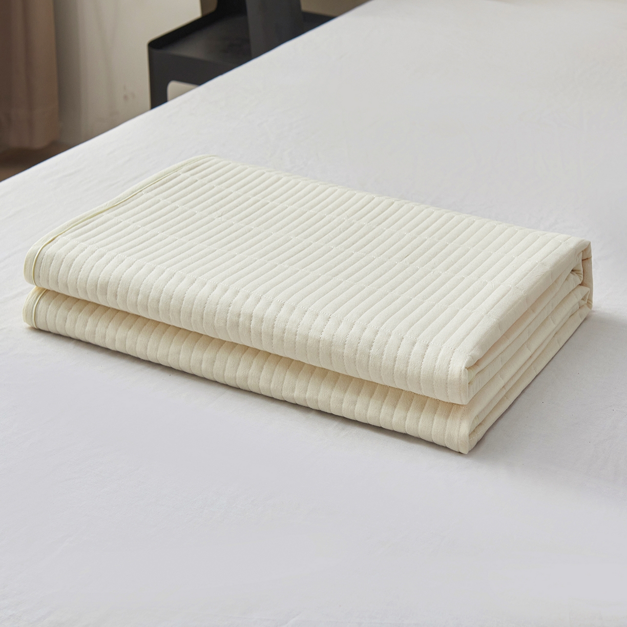 91家纺网 家纺一手货源 找家纺 拾小柒 2025新款A类全棉水洗棉床盖防水隔尿床护垫防滑隔脏姨妈垫 鹅黄色