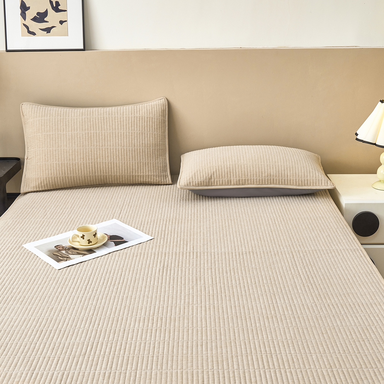 91家纺网 家纺一手货源 找家纺 拾小柒 2025新款A类全棉水洗棉床盖防水隔尿床护垫防滑隔脏姨妈垫 卡其色