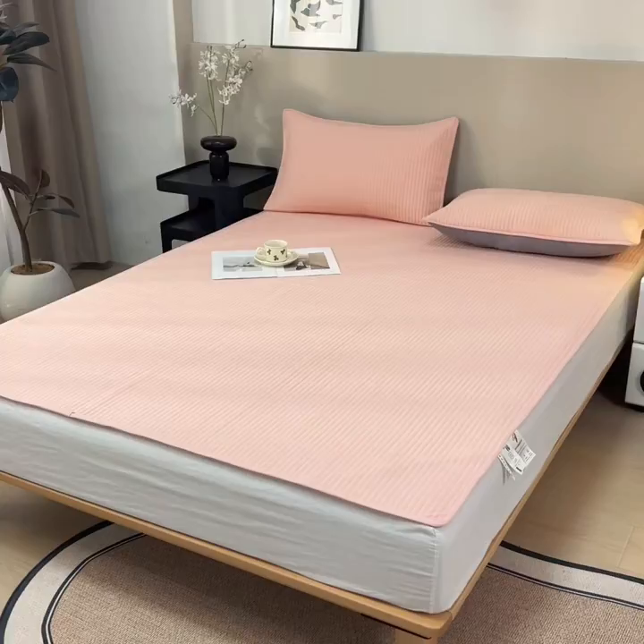 91家纺网 家纺一手货源 找家纺 拾小柒 2025新款A类全棉水洗棉床盖防水隔尿床护垫防滑隔脏姨妈垫 粉玉色