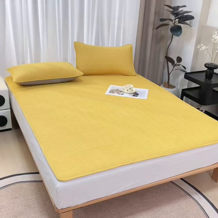 91家纺网 家纺一手货源 找家纺 拾小柒 2025新款A类全棉水洗棉床盖防水隔尿床护垫防滑隔脏姨妈垫 姜黄色