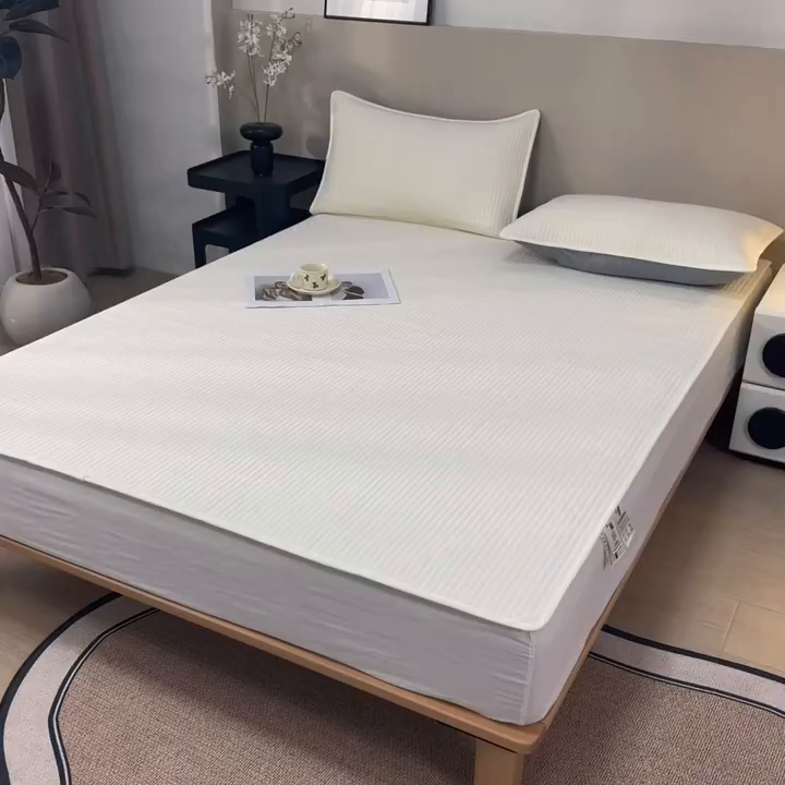 91家纺网 家纺一手货源 找家纺 拾小柒 2025新款A类全棉水洗棉床盖防水隔尿床护垫防滑隔脏姨妈垫 鹅黄色