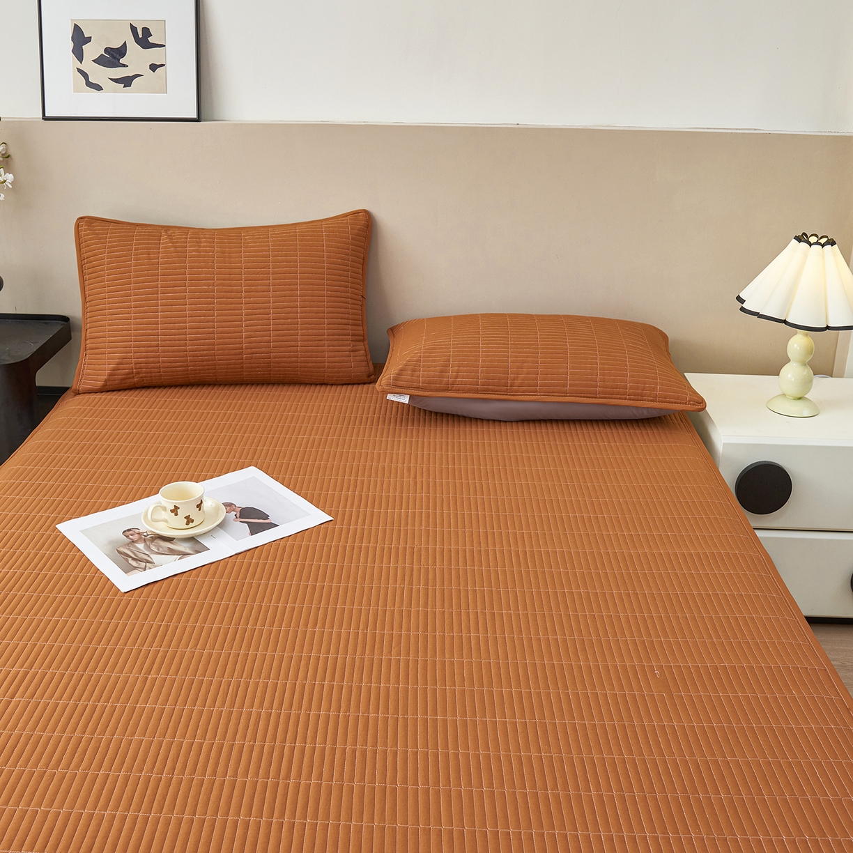 91家纺网 家纺一手货源 找家纺 拾小柒 2025新款A类全棉水洗棉床盖防水隔尿床护垫防滑隔脏姨妈垫 焦糖色