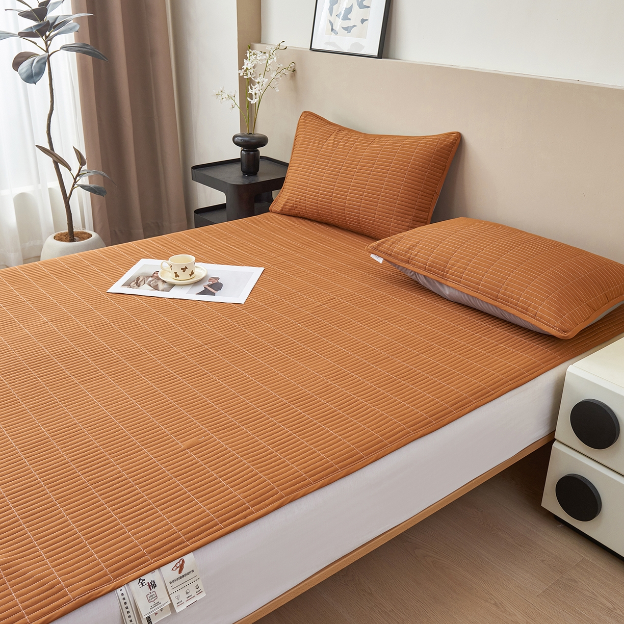 91家纺网 家纺一手货源 找家纺 拾小柒 2025新款A类全棉水洗棉床盖防水隔尿床护垫防滑隔脏姨妈垫 焦糖色