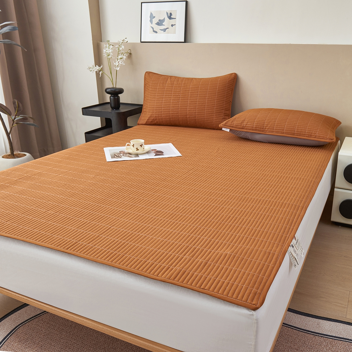 91家纺网 家纺一手货源 找家纺 拾小柒 2025新款A类全棉水洗棉床盖防水隔尿床护垫防滑隔脏姨妈垫 焦糖色