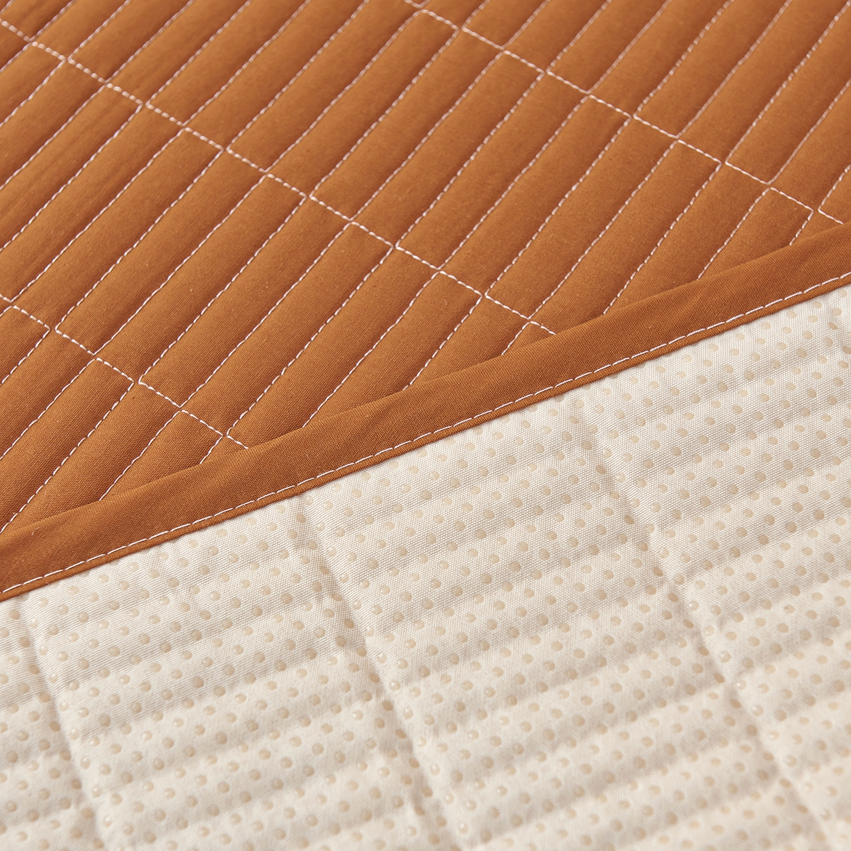 91家纺网 家纺一手货源 找家纺 拾小柒 2025新款A类全棉水洗棉床盖防水隔尿床护垫防滑隔脏姨妈垫 焦糖色