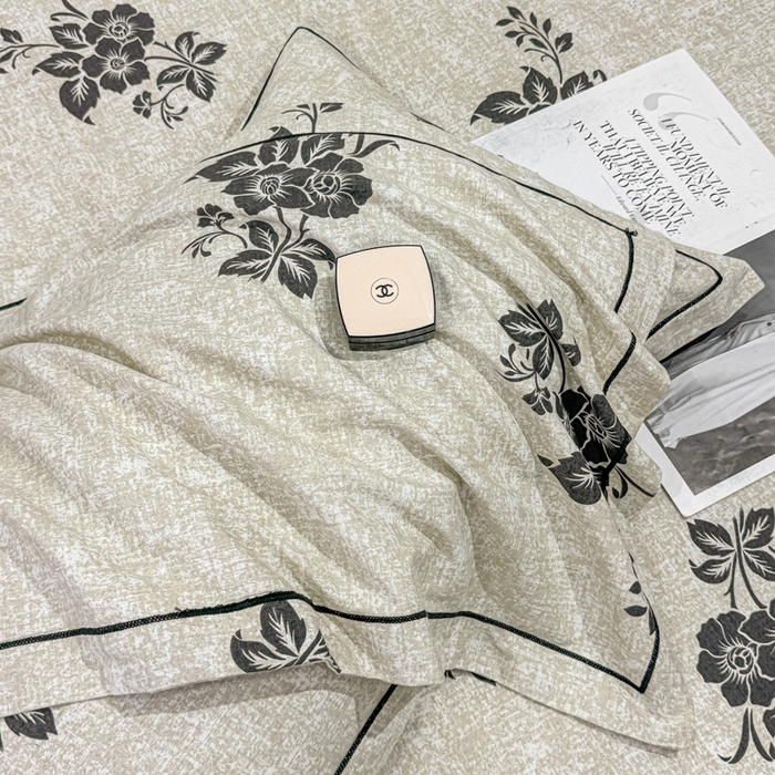 91家纺网 家纺一手货源 找家纺 木易家居 2026新款100%全棉纯棉加厚四件套（礼盒包装）（提供买家秀） 薇薇安