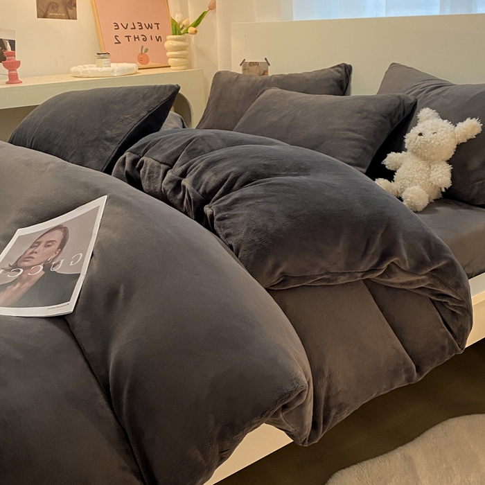 91家纺网 家纺一手货源 找家纺 （总）顺兴家居 2025新款简约纯色双拼牛奶绒四件套（风格二）