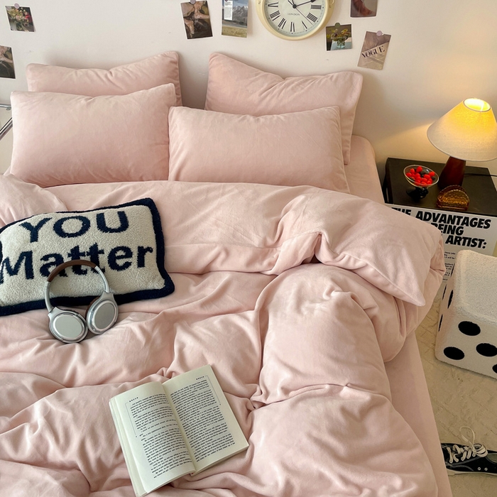 91家纺网 家纺一手货源 找家纺 （总）顺兴家居 2025新款简约纯色双拼牛奶绒四件套（风格一）