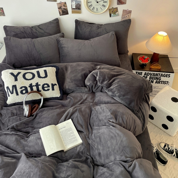 91家纺网 家纺一手货源 找家纺 （总）顺兴家居 2025新款简约纯色双拼牛奶绒四件套（风格一）