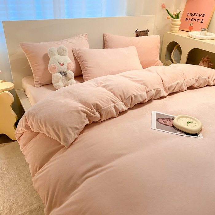 91家纺网 家纺一手货源 找家纺 顺兴家居 2025新款简约纯色双拼牛奶绒四件套（风格二） 粉玉