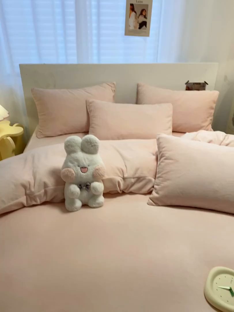 91家纺网 家纺一手货源 找家纺 顺兴家居 2025新款简约纯色双拼牛奶绒四件套（风格二） 粉玉