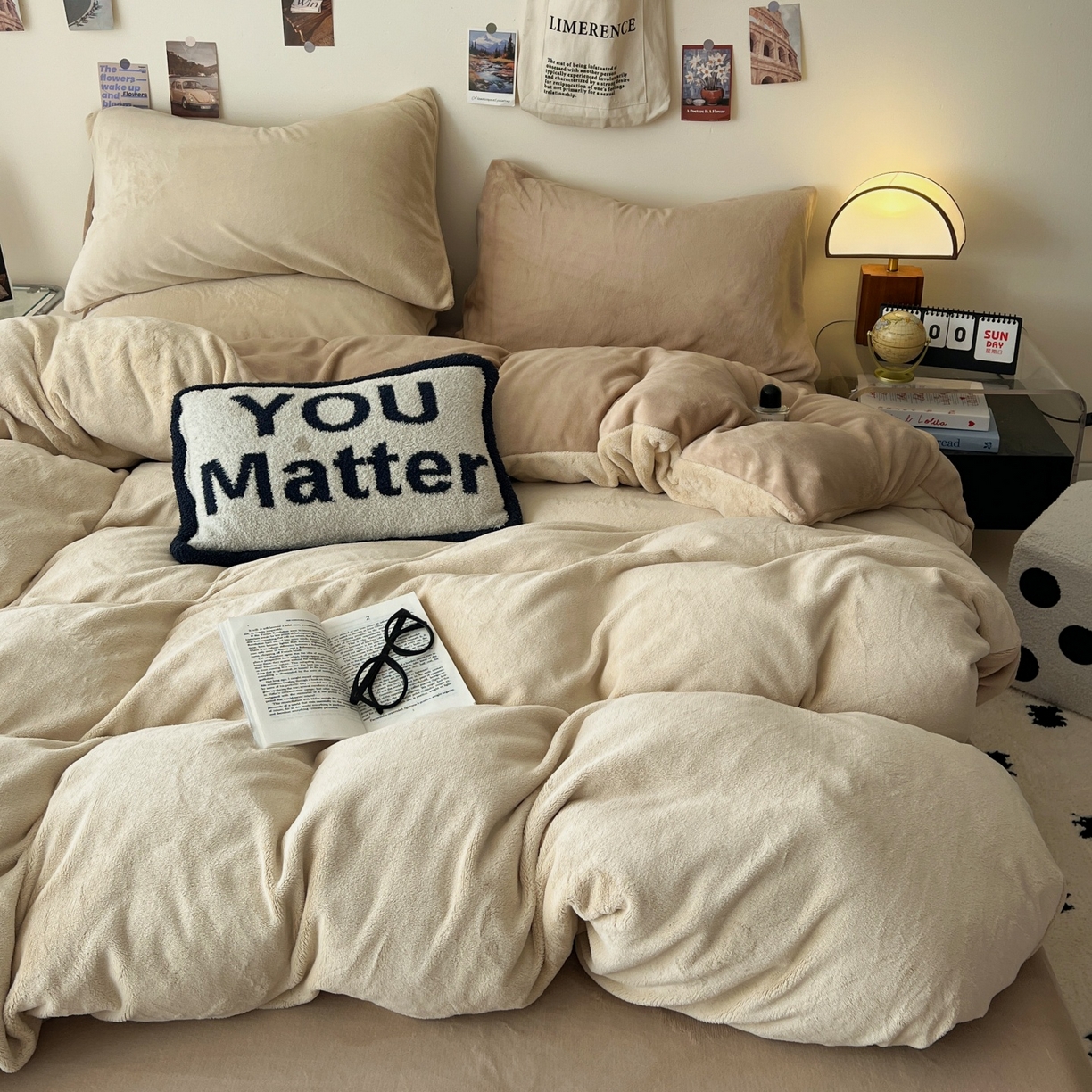 91家纺网 家纺一手货源 找家纺 （总）顺兴家居 2025新款简约纯色双拼牛奶绒四件套（风格一）